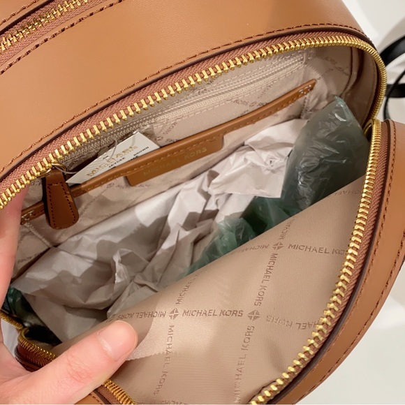 Michael Kors Jaycee Medium Backpack in brown signature - Picture 4 of 5